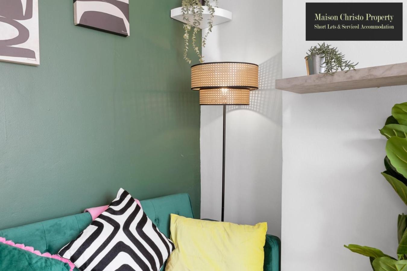Weekly Or Monthly Stays, London, Stratford, 2bedroom Hse, Sleeps 6, Servcied By Maison Christo Short Lets & Serviced Accomdation Apartment London