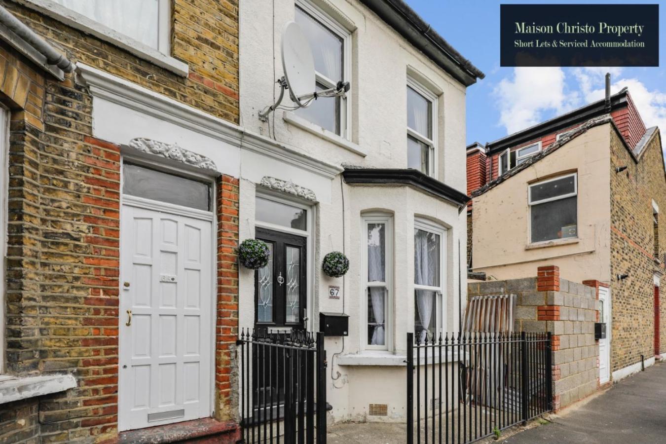Weekly Or Monthly Stays, London, Stratford, 2bedroom Hse, Sleeps 6, Servcied By Maison Christo Short Lets & Serviced Accomdation Apartment London
