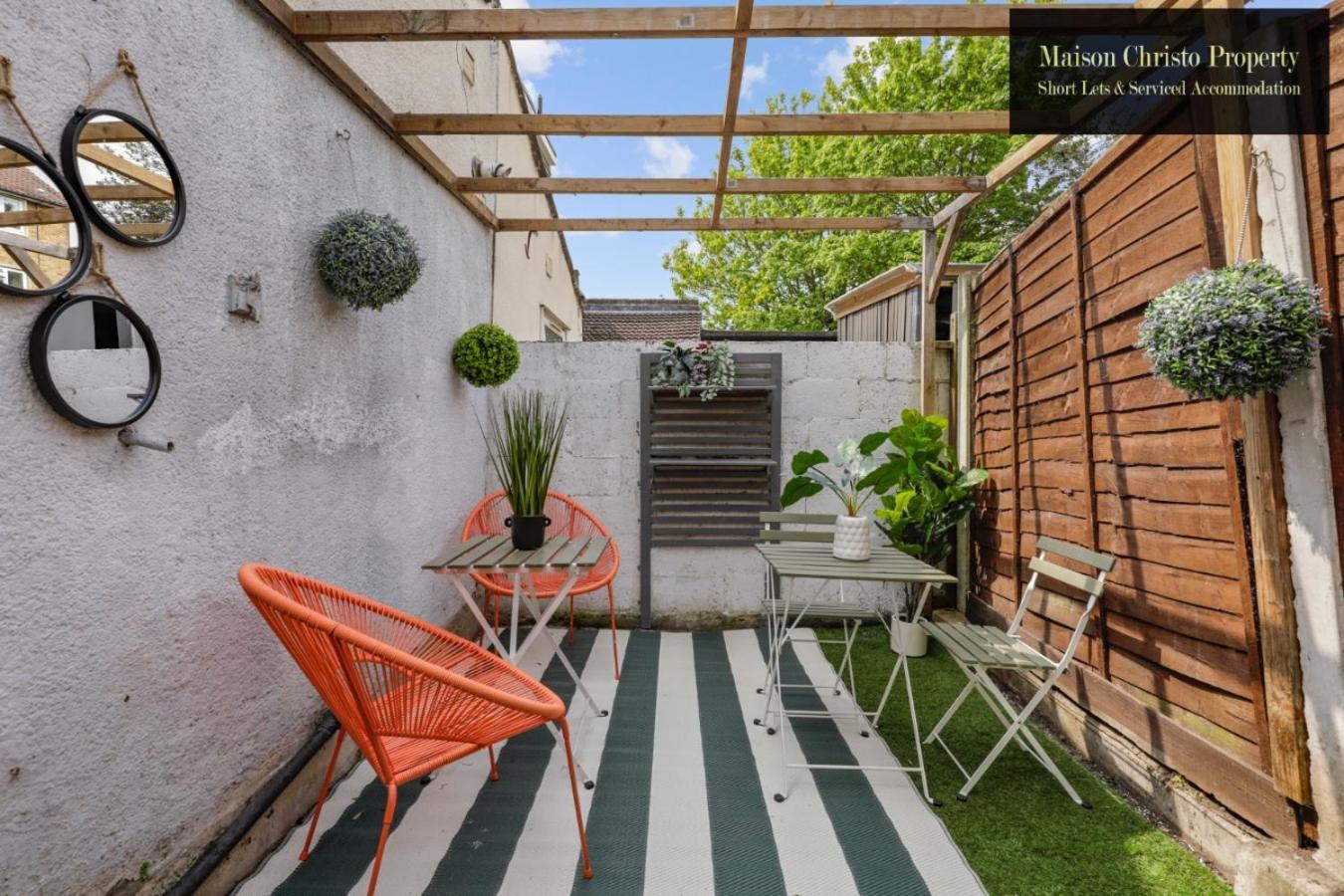 Weekly Or Monthly Stays, London, Stratford, 2bedroom Hse, Sleeps 6, Servcied By Maison Christo Short Lets & Serviced Accomdation Apartment