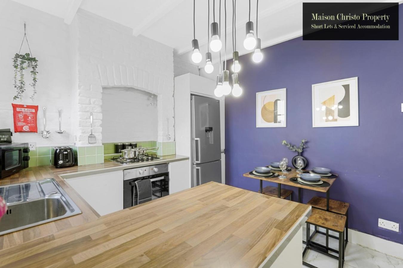Weekly Or Monthly Stays, London, Stratford, 2bedroom Hse, Sleeps 6, Servcied By Maison Christo Short Lets & Serviced Accomdation * London